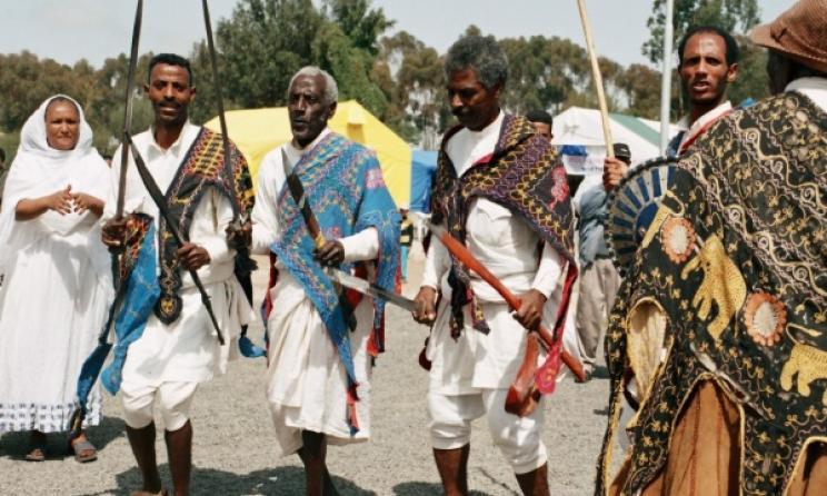 Chanteurs et danseurs traditionnels