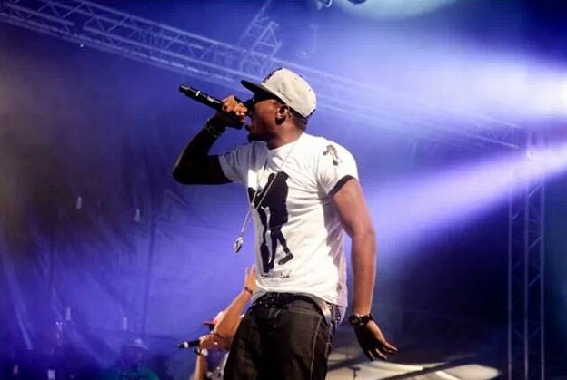 Stanley Enow (Cameroun) lors d'un concert. Photo: DR
