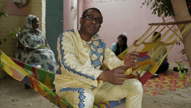 Youssou N'Dour dans son clip « Yité »