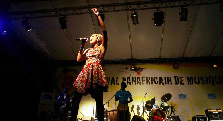 Syssi Mananga, chanteuse du Congo-Brazzaville lors d'un concert au Fespam. Photo: DR