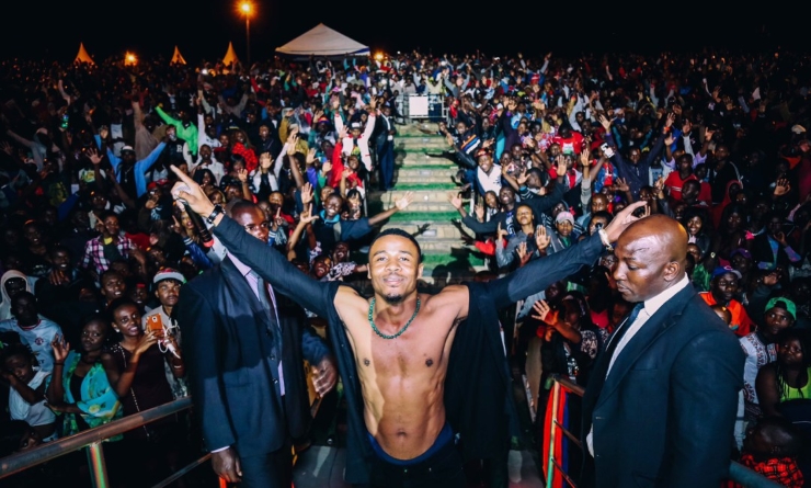 Ali Kiba at the 2016 Blankets and Wine in Uganda. Photo: Chano8 Feed