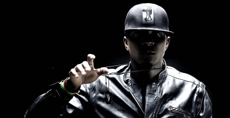 Stanley Enow va sortir un single avec le chanteur nigérian Davido. Photo: DR