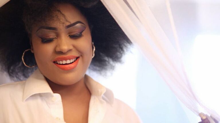 La chanteuse Guigui ( Photo ) : Facebook Officiel