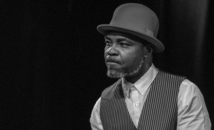 Lulendo, le chanteur angolais sort un nouvel album "Mwinda". Photo: DR