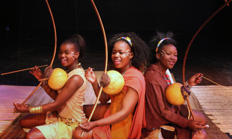 A group of girls playing the umakhweyana, an instrument that is taught as part of Stellenbosch University's musicology course.