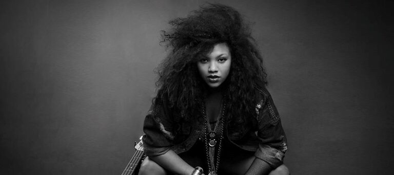 Christelle Ratri. Leader du groupe Kristel. Photo: Fabio Thierry Photography.