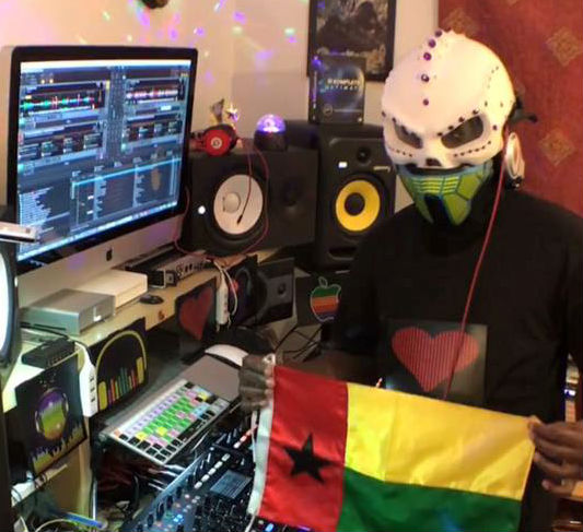 DJ Vaz