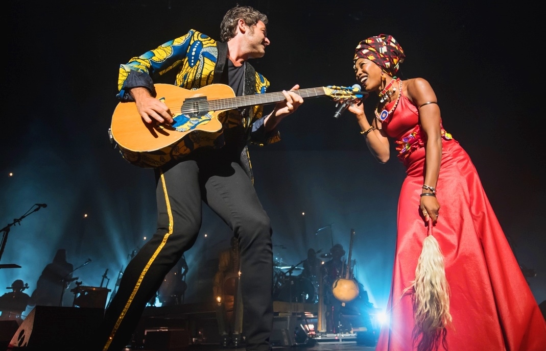 Fatoumata Diawara et M (Photo) : nicolasleboeuf-photographe.fr