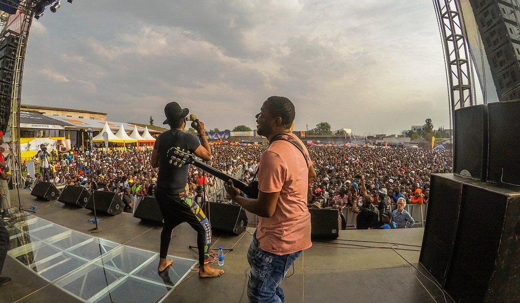 Le groupe Okwess International pendant son spectacle au Festival Amani (2018). Photo: Amanifest/Justkas.