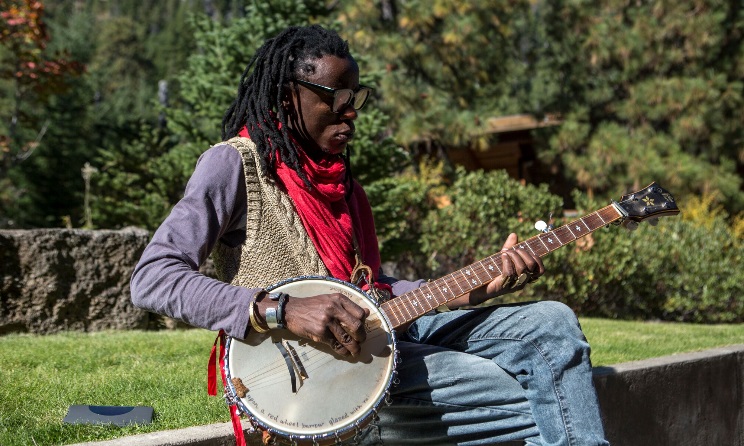 Kenyan artist Rapasa Banjo at the OneBeat music exchange. Photo: Alexia Webster