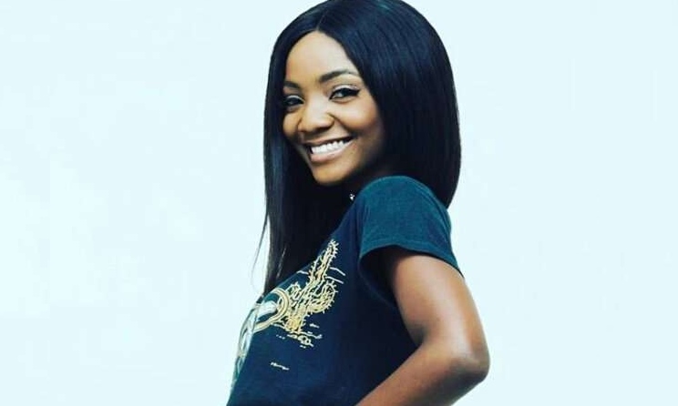 Simi remade the Ebenezer Obey juju classic 'Aimasiko'.