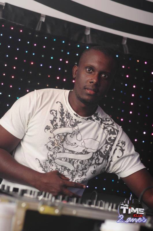 DJ Samuka Valdez