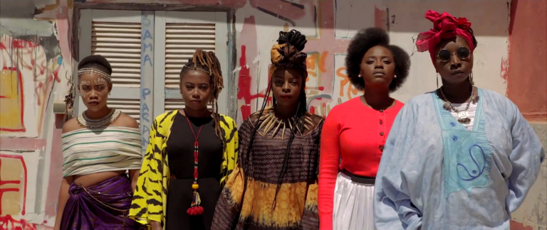 Femmes du clip « Martyr Luther Queens » (Photo) : YouTube
