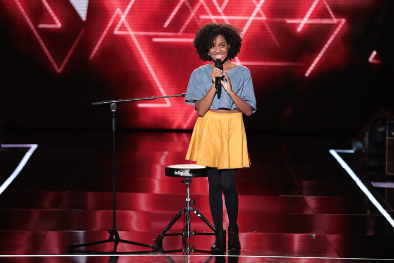 Yvette Dantier pendant une séance d'audition à The Voice France.