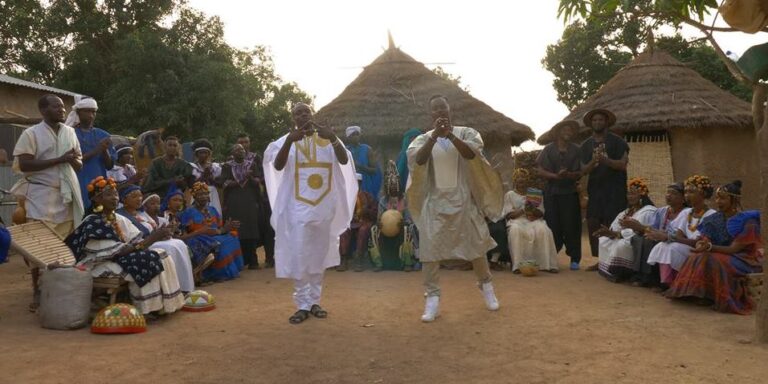 Black M et Sidiki Diabaté sur le clip "Mama". Capture écran YouTube.