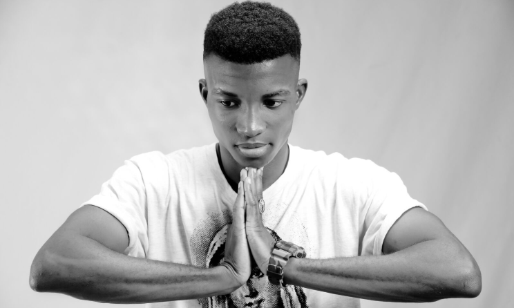 Singer Kofi Kinaata walked away with the Artist of the Year Award at the second edition of the Ghanaian Western Music Awards.