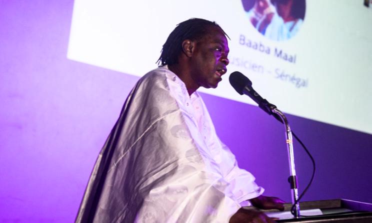 Baaba Maal donnant le discours d'ouverture d'ACCES 2017.