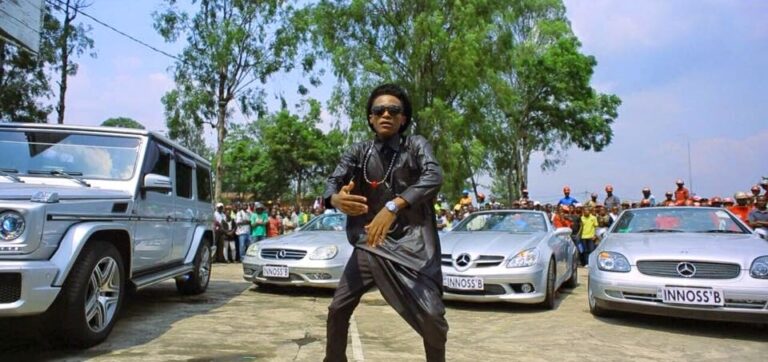 Le chanteur congolais Innoss'B. Capture YouTube du clip "Pola" (2015).