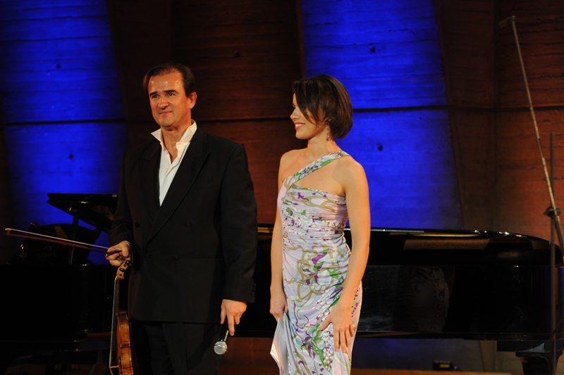 Ino Mirkovic, left, will act as a consultant for Adekunle Ajasin University. Photo: UNESCO