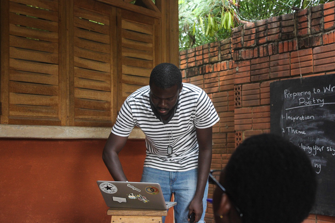 A facilitator during the 2016 edition of Nkabom Literary Art Festival. Photo: Inkfluent