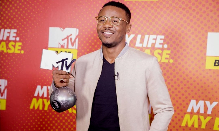 Ali Kiba wants to see Tanzanian artists awarded for their efforts.