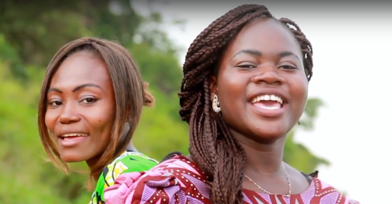 Paola et Edmée dans « Bê Afrika » (Photo) : Capture d'écran YouTube