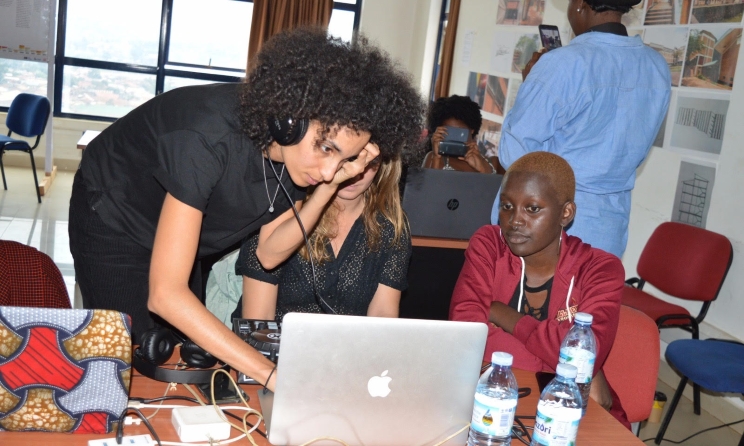 DJ Sarah Farina with participants during the workshop. Photo: Kabuye Derrick.
