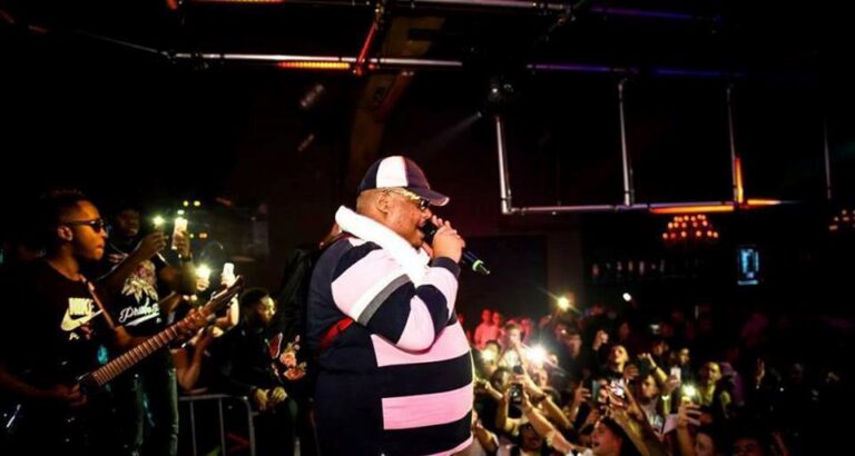 Naza lors d'un concert en Suisse (2017). (Photo) : Kulturfabrik Kufa.