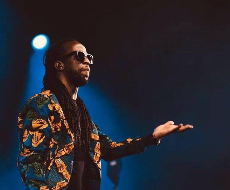 Youssoupha pendant un concert. (Photo) : Remy Muntu.