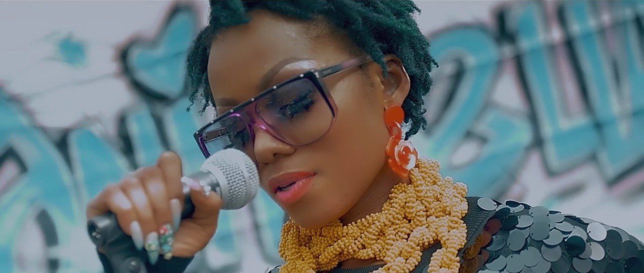 La chanteuse camerounaise Mani Bella. Capture YouTube.