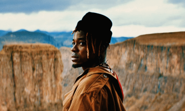 Blick Bassy dans le clip « Ngwa »