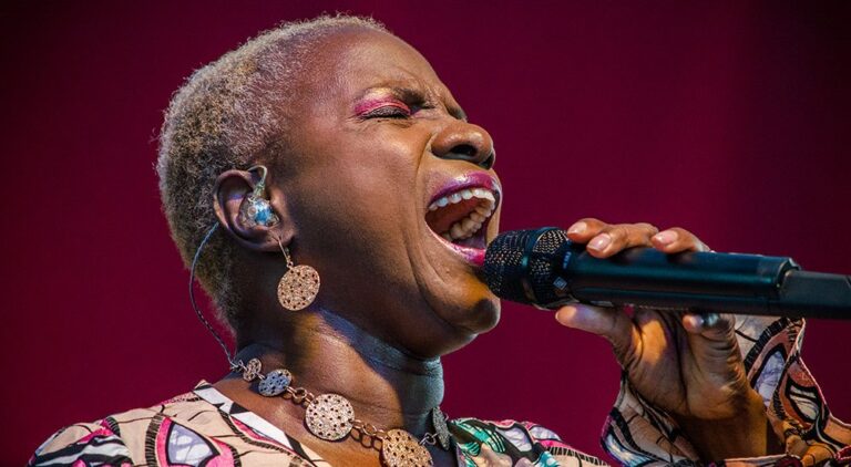 Angélique Kidjo. (photo) : Mark Mander.