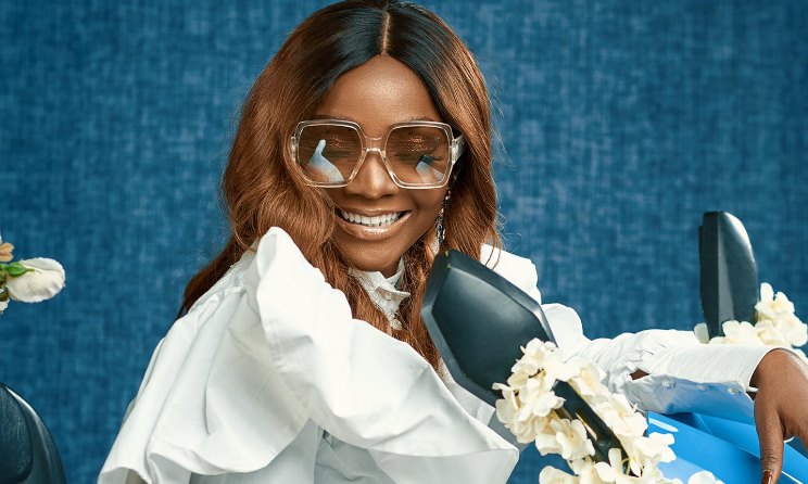 Simi fans can see the singer acting in the upcoming Nollywood film Mokalik. Photo: BM Pro