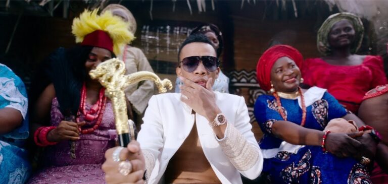 Tekno. Capture YouTube clip "Woman".