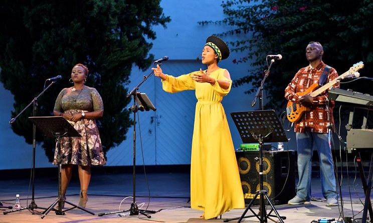 A live performance by the Nelson Mandela – The Song Lives On collective.