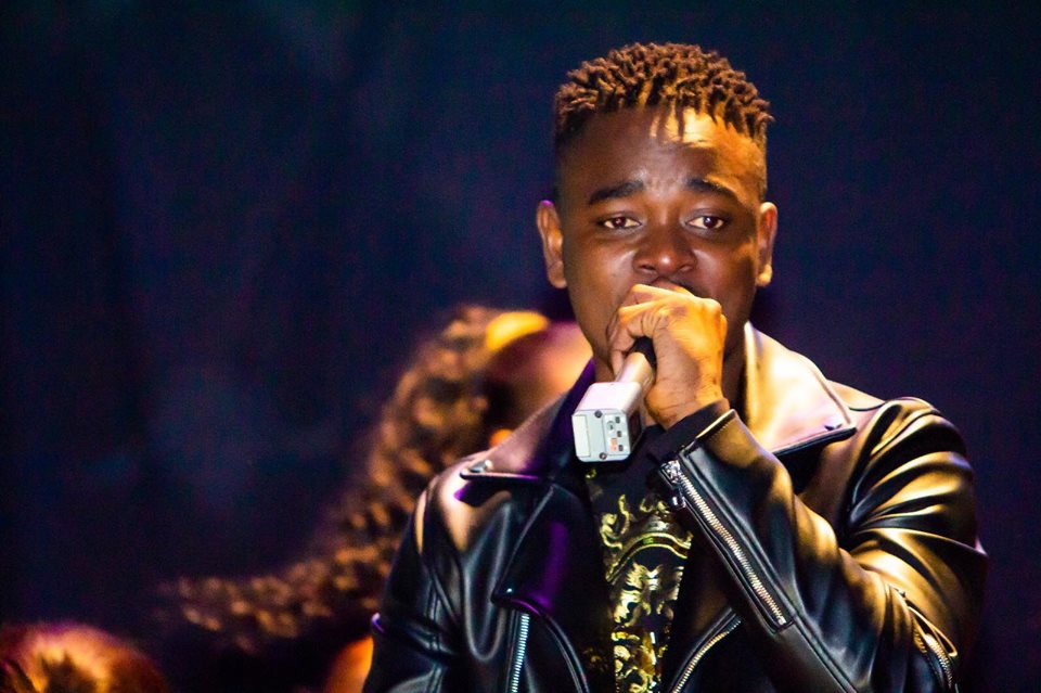 Le chanteur Bril Fight 4 sur scène (Photo) : Facebook Officiel.