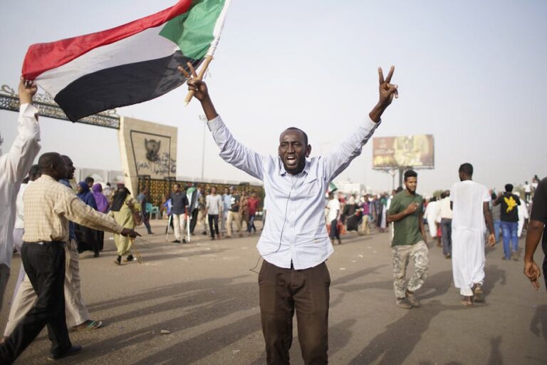 Protests against Sudanese President Omar al-Bashir in April 2019. Photo: EPA