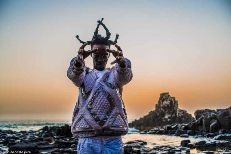 L’artiste sénégalais Ibaaku (Photo) : Jean-Baptiste Joire