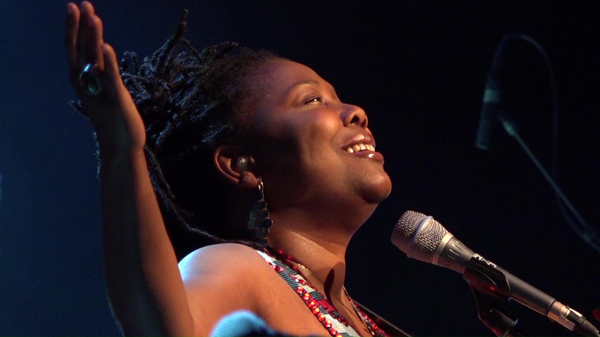 La bassiste et chanteuse ivoirienne Manou Gallo attendue au Saint-Louis Jazz 2019 (Photo) : collectifdesroutes.fr