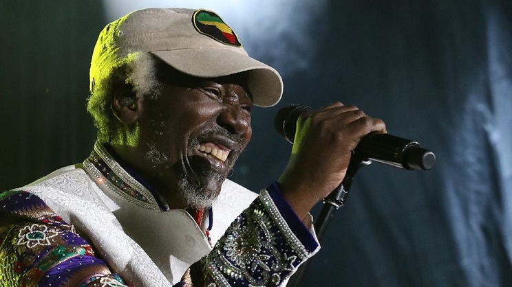 Alpha Blondy sur scène (Photo) : conciertosmusic.blogspot.com