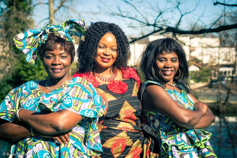 Emmanuelle Febou et ses danseuses dans « Mo mou na mbi » (Photo) : Eudes Sanghoud