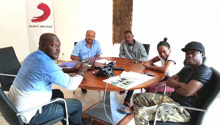 Dans les locaux de Sony Music Abidjan (Photo) : http://buzzdabidjan.com.