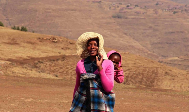 A Basotho woman and her child. Photo: thetravellingchilli.com