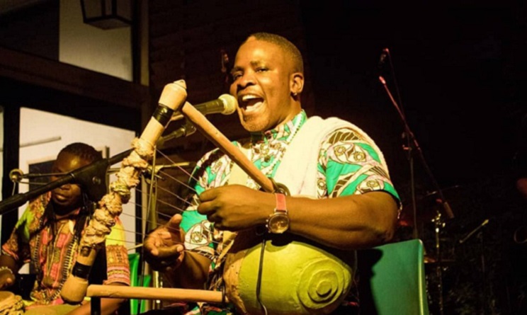 Walter Koga's performance demonstrated great respect for tradition. Photo: Alliance Française