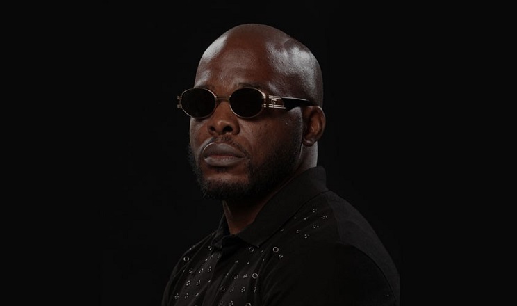 L'artiste camerounais Pit Baccardi (Photo) : sherlockholmes-quimper.com