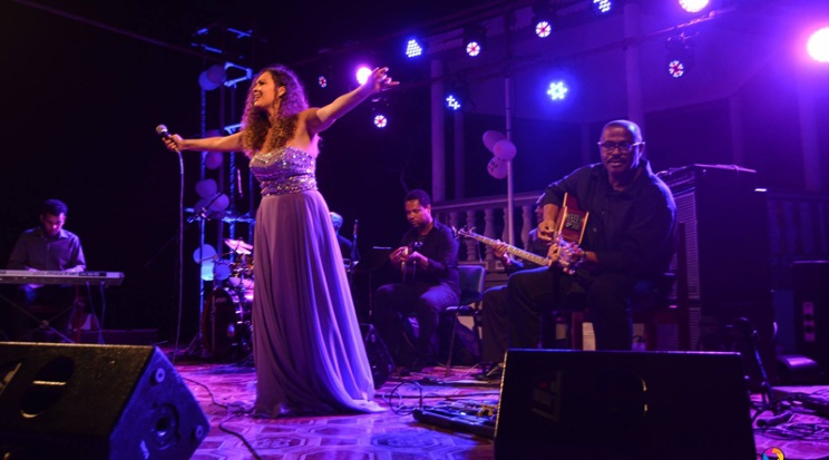 La chanteuse et CEO de SCM Solange Cesarovna (Photo) : faapa.info