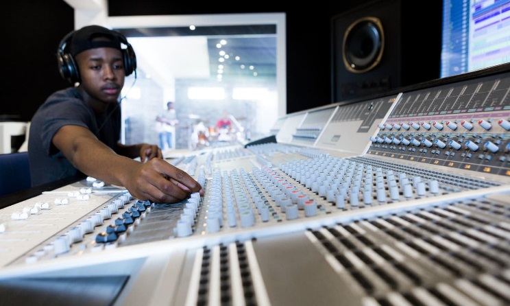 Emerging sound engineers will have an opportunity to work with one of South Africa's biggest bands.