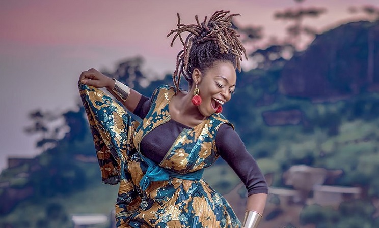 La slameuse camerounaise Lydol (Photo) : Kwedi Nelson.