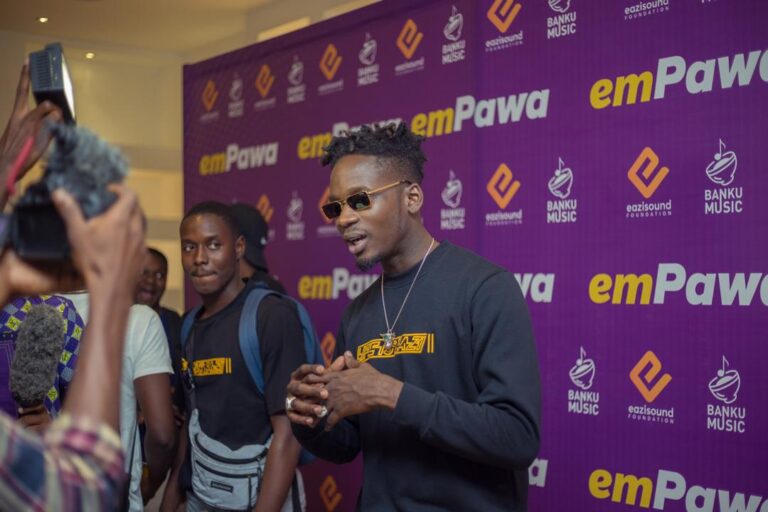 Mr Eazi lors du lancement d'emPawa Africa en 2018 (Photo) : emPawa Africa.
