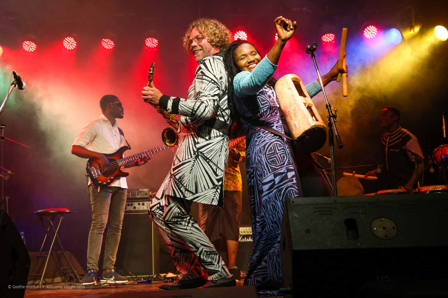 Reiner Witzel et Kareyce Fotso lors d'un concert à Goethe-Institut Kamerun à Yaoundé (Photo) : Goethe-Institut Kamerun.